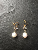 gold pearl earrings with crystal, elegant style