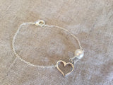 Heart and pearl bracelet, Bridesmaid Gift, Heart Charm Bracelet, bridesmaid jewelry, wedding bracelet, bridal jewelry, bridesmaid bracelet